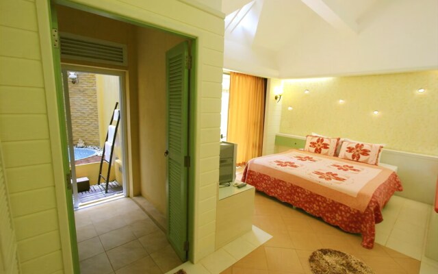 Plumeria Villa & Hideaway Resort