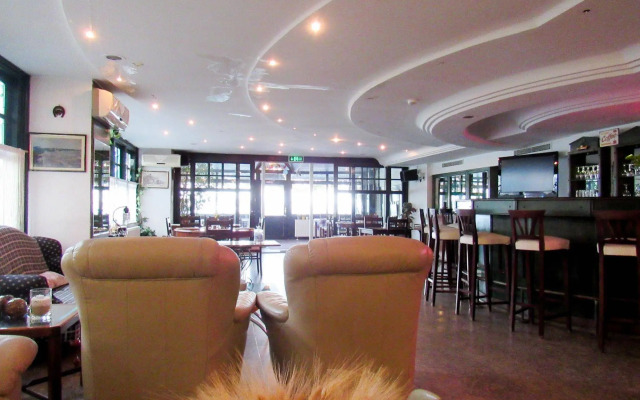 Airport Inn Hotel