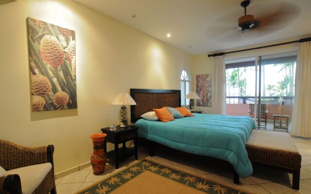 Hotel Cocomar Beachfront Hotel