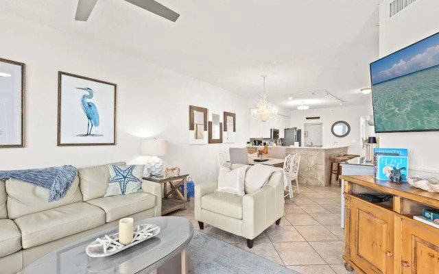 Fun In The Sun! Crescent at Miramar - Gulf Front+beach Chairs