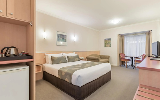 The Waverley International Hotel