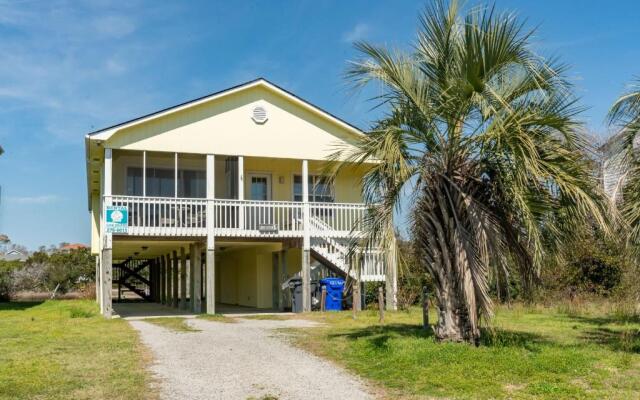 See Otter by Oak Island Accommodations