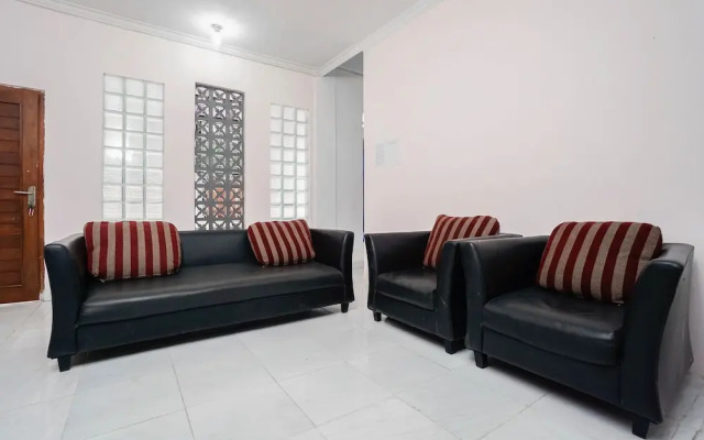 Falisha Homestay Syariah by OYO Rooms