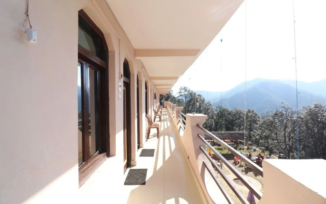 OYO 27612 Maitri Holiday Home