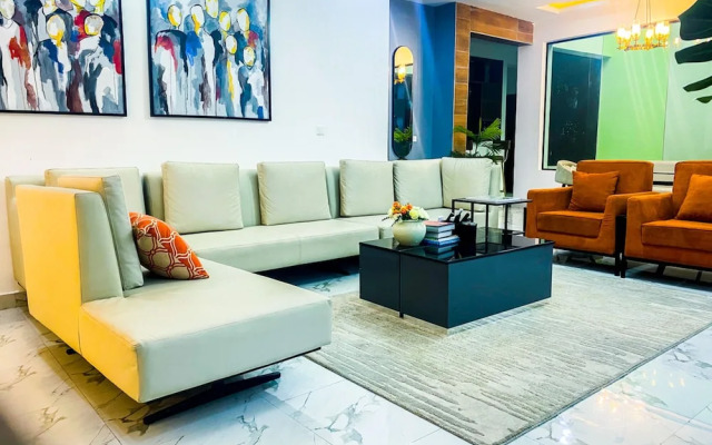 Impeccable 2-bed Apartment in Lekki With Snooker