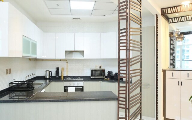 Chic 3BR Apt Near Dubai Mall