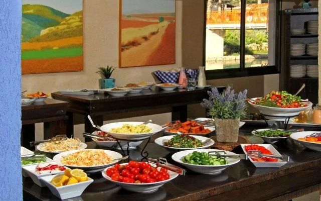 Nir David Country Lodge