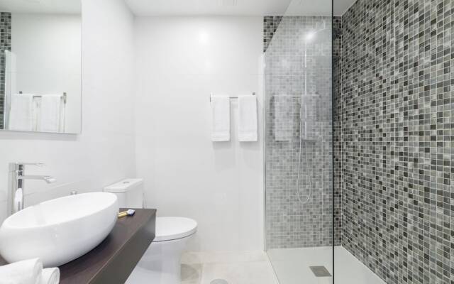 Dot Oporto Flats by Porto City Hosts