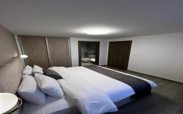 Red Carpet Suites