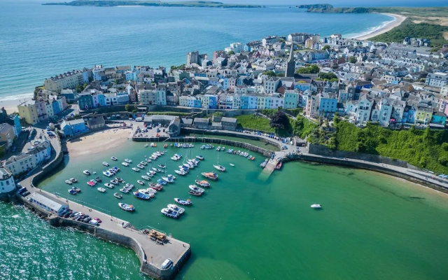 The Nook North Beach - 1 Bedroom Apartment - Tenby