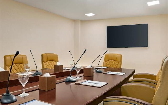 Days Hotel and Suites Dakar