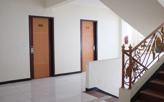 RedDoorz Plus near Senen