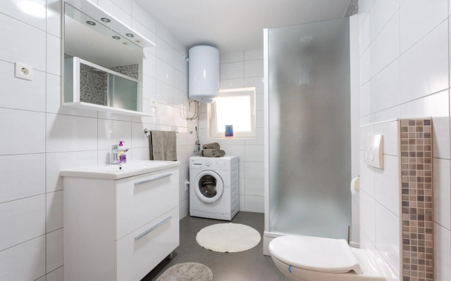 Apartments Lidija - see view with private hot tub and split level apartment with garden