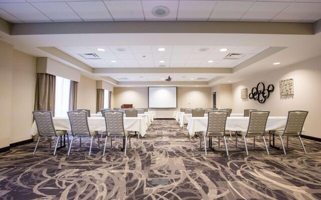 Hampton Inn & Suites Pittsburgh/Harmarville