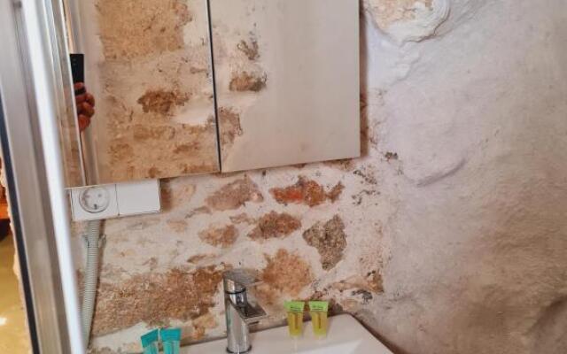 Anassa suites Cave 11