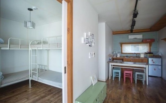 Lucidbonbon - Hostel