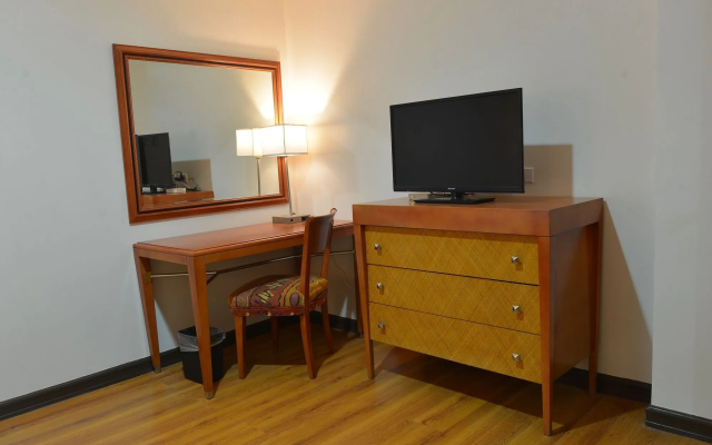 Royal Suites Condotel