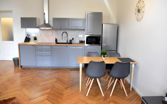 Luxury holiday homes IP Pavlova