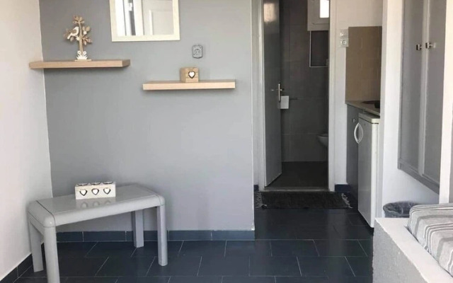 Elenis Studios & Apartments
