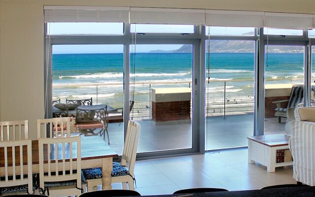 Bluebird Penthouse Muizenberg Beachfront