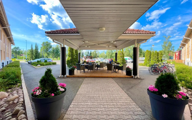Hotelli Jokipuisto