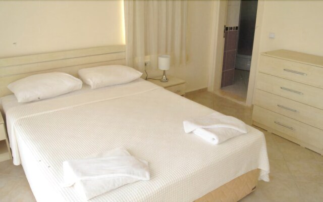 Turquoise Homes Adabuku 2 Bedrooms Pool