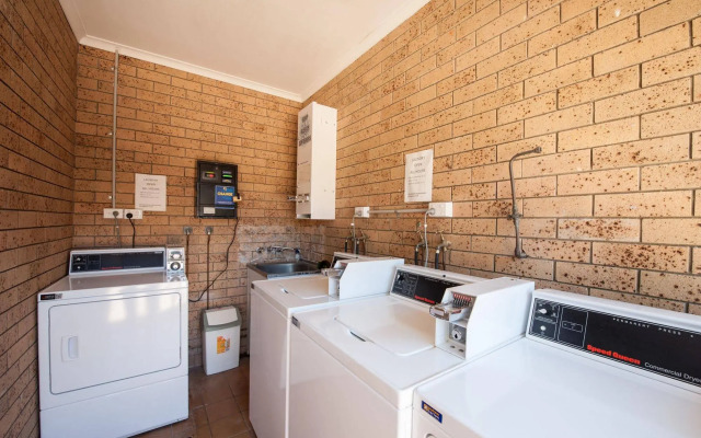Jacaranda Place Motor Inn