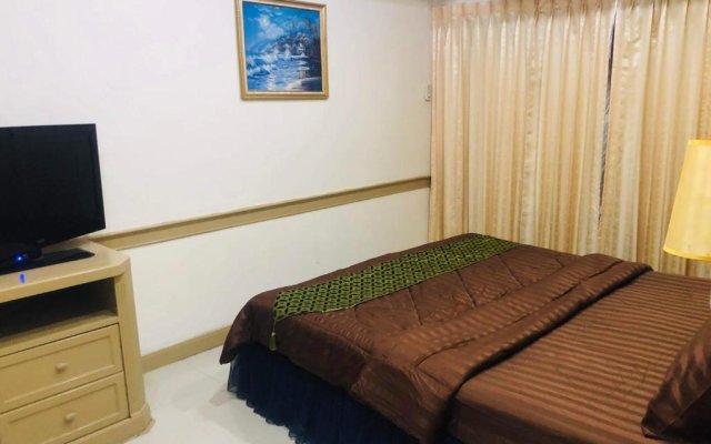 Spacious 1 Bed Room with Living Room Ekamai Thonglor Prime Area