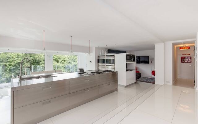 Deluxe 4 bedrooms Cramond Seaview House