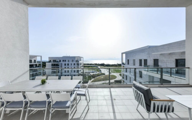 High Class 6BR Achziv apartment