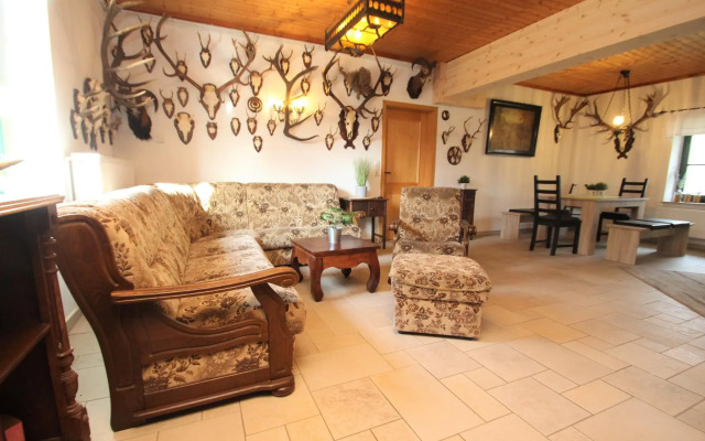 Semi detached house, Glave