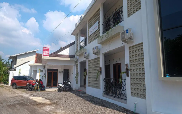 RedDoorz near INSTIPER Yogyakarta