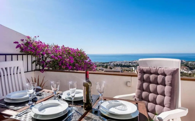 Bonito apartamento con preciosas vistas y piscina