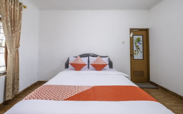 Puri Cikole Asri by OYO Rooms