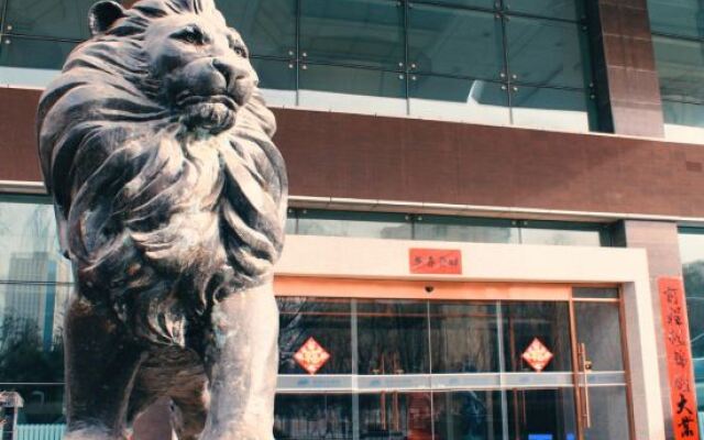 Xining Dongchuan Industrial Park Qingyun Hotel (Chengdong Wuyue Plaza)