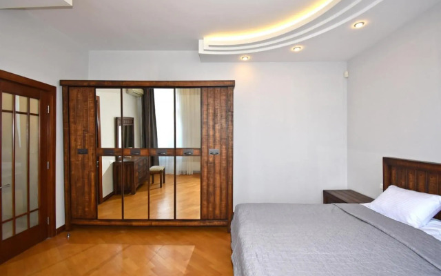 Прекрасная 4-ех комнатная квартира в самом центре