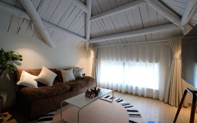 Shanghai In Prime Years  Countryside  Home Hotel