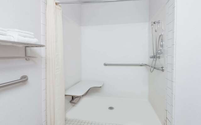 Microtel Inn & Suites by Wyndham Ardmore