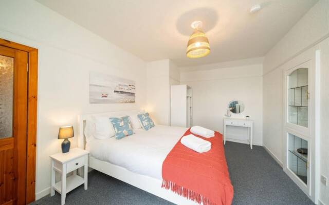 Bellrock View - Traditional Coastal Retreat