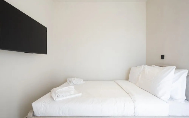 LIV - Modern Studio Apartment S8-3c