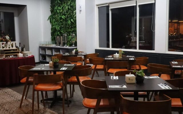 Front One Inn Kediri