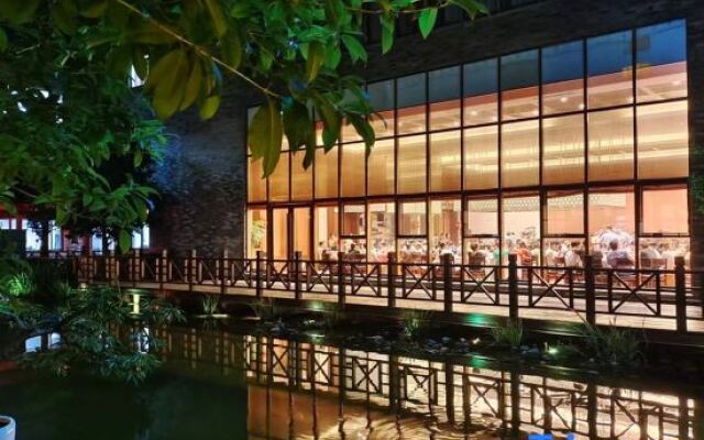 Qingyang Xifeng Hotel