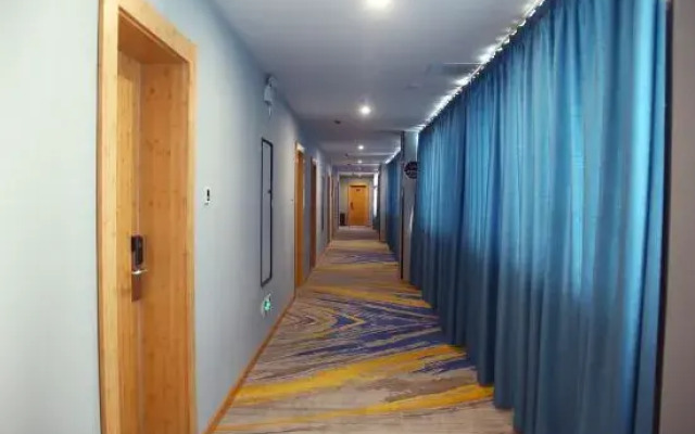 Super 8 Hotel (Xuzhou Suining Bayi Middle Road Xingmei Plaza)