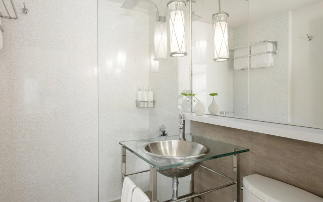Kimpton Surfcomber Hotel by IHG