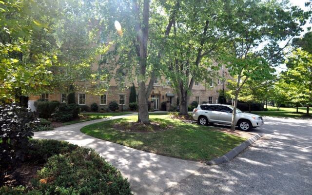 Biltmore Village Hideaway - 2 Br Condo