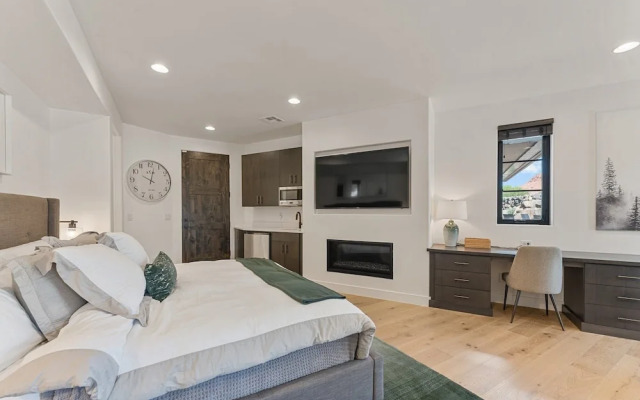 The Yucca Flower #11 3 Bedroom Home