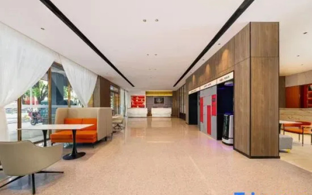 Borrman Hotel (Binjiang Road Zhong County )