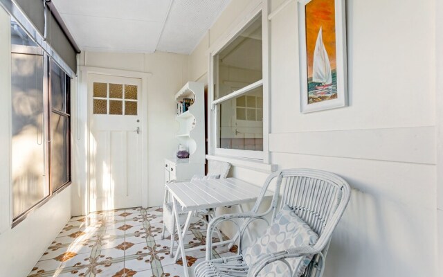 Government Road, 102