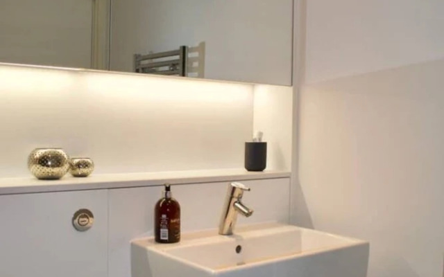 Quarter Mile Flat With Stunning Meadows View