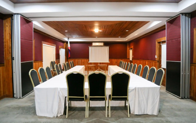 Alta D' Tagaytay Hotel